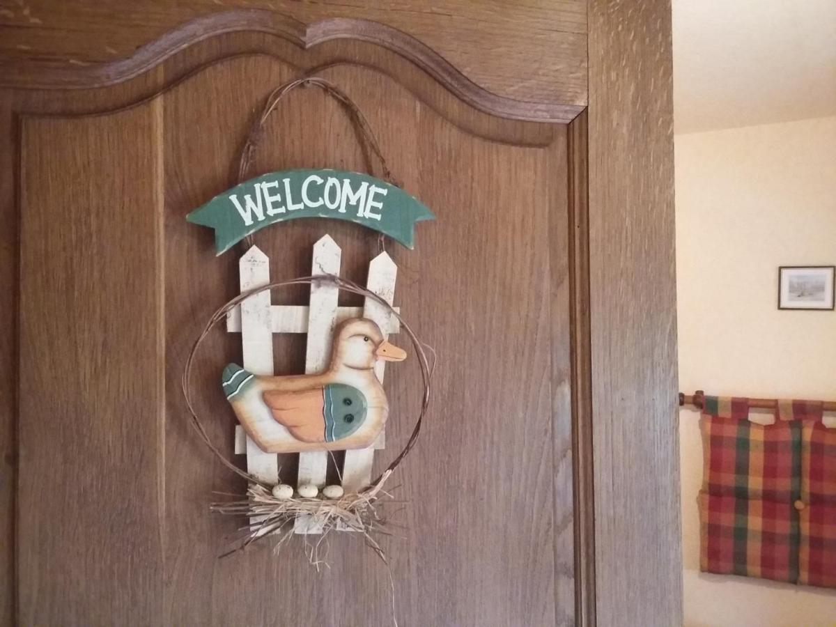 Les Petites Chapelles Bed & Breakfast Saint-Pierre-de-Plesguen Екстериор снимка