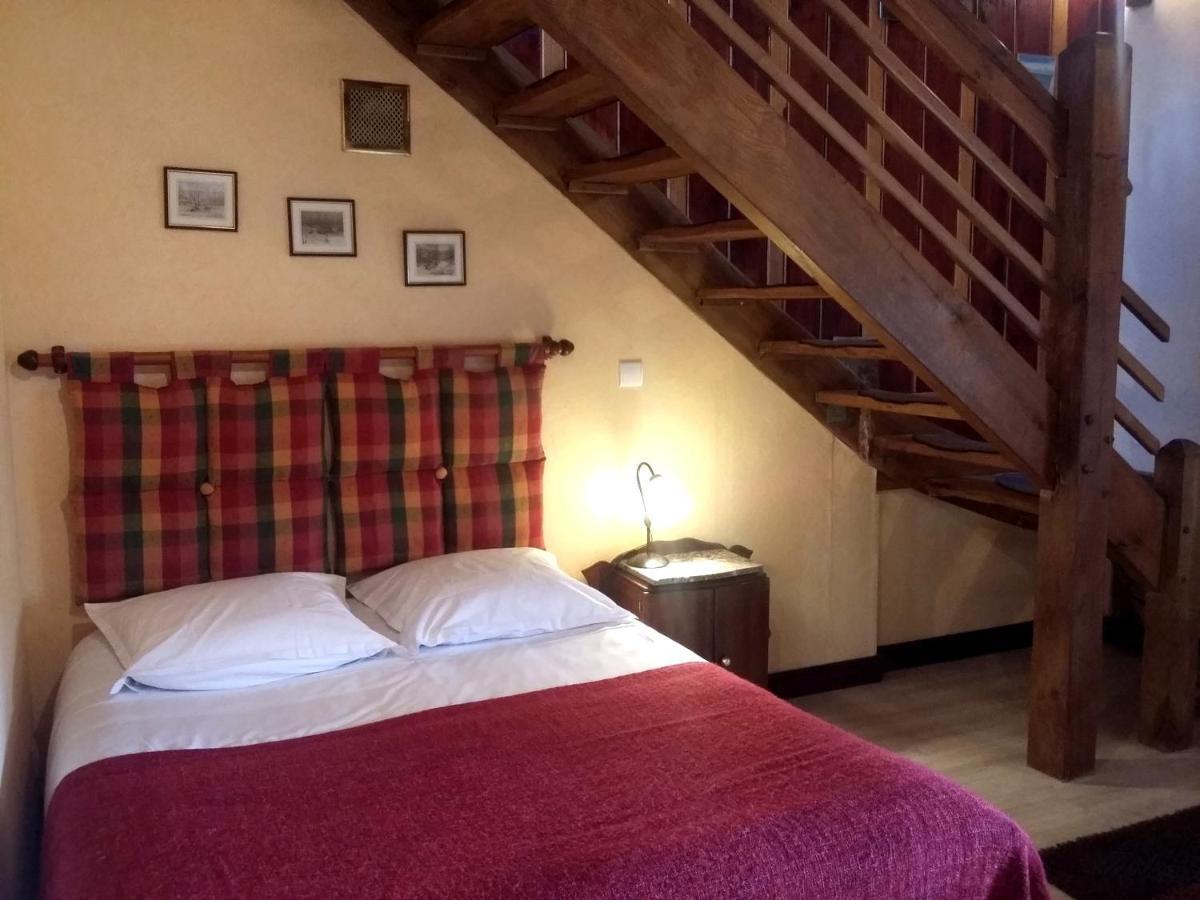 Les Petites Chapelles Bed & Breakfast Saint-Pierre-de-Plesguen Екстериор снимка