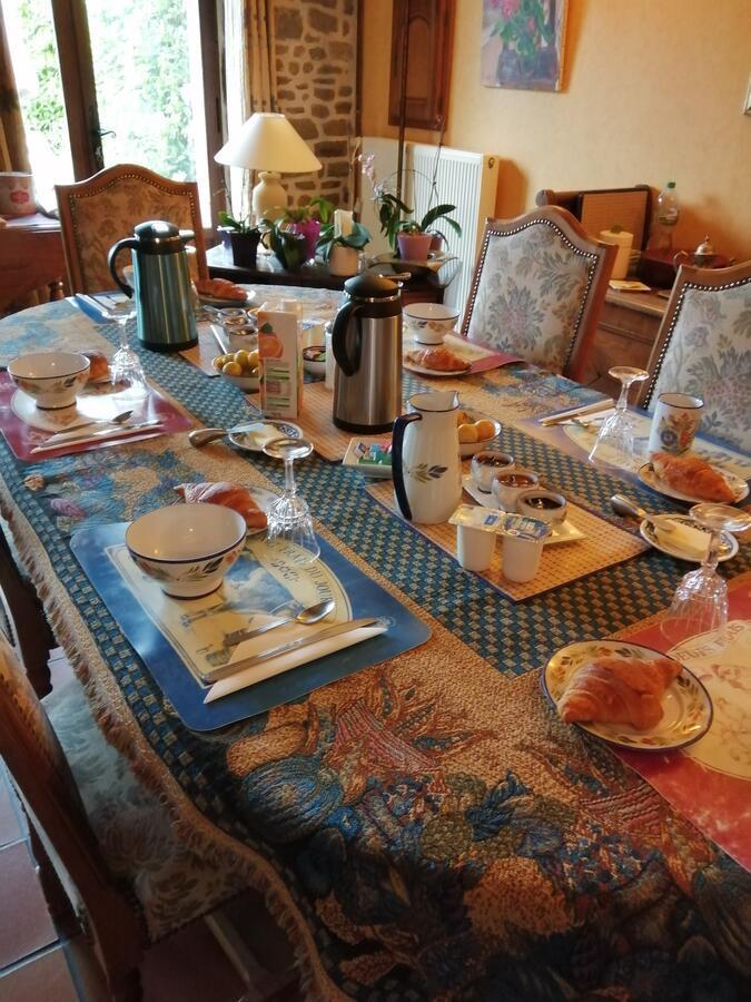 Les Petites Chapelles Bed & Breakfast Saint-Pierre-de-Plesguen Екстериор снимка