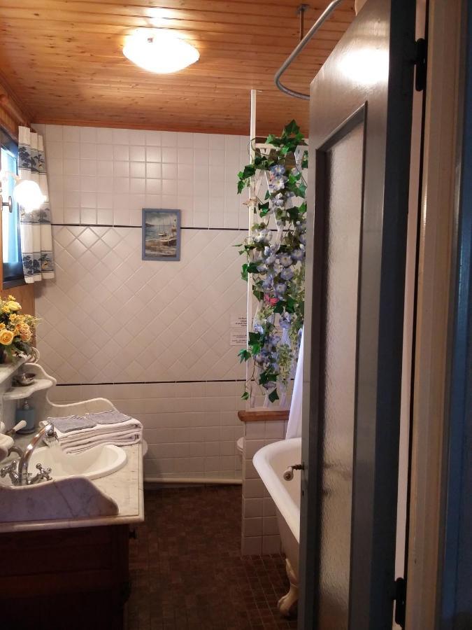 Les Petites Chapelles Bed & Breakfast Saint-Pierre-de-Plesguen Екстериор снимка